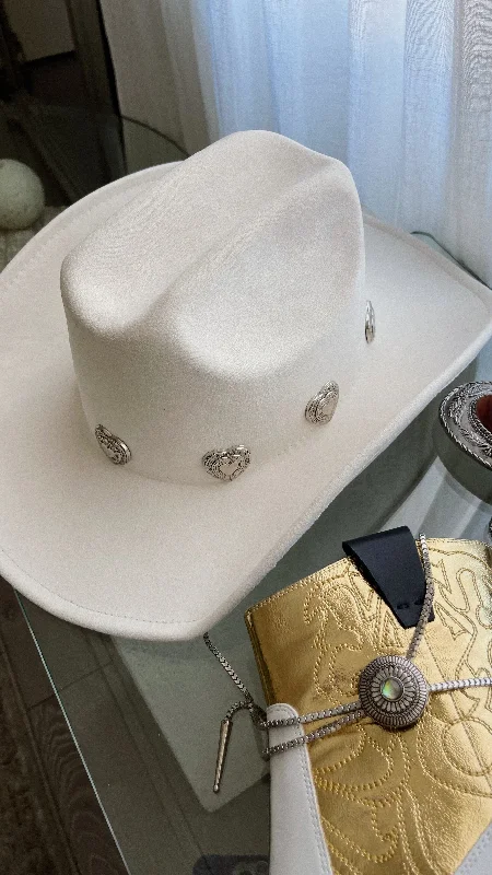 Non-slip headbands for men-Heartbreaker Heart Pendants Cowgirl Hat - Cream